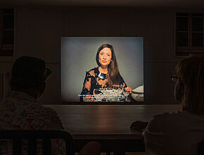 Ariane Loze. Mainstream, 2019 Vidéo HD projection avec son, couleur (19’19’’). Crédit photo: Benjamin Roudet - Agrandir l'image (fenêtre modale)