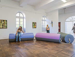 Géraldine Kosiak. Athéna, 2020 / Silence ne dort jamais, 2022 65x85 cm, peinture acrylique sur carton. crédit photo: Benjamin Roudet - Agrandir l'image (fenêtre modale)